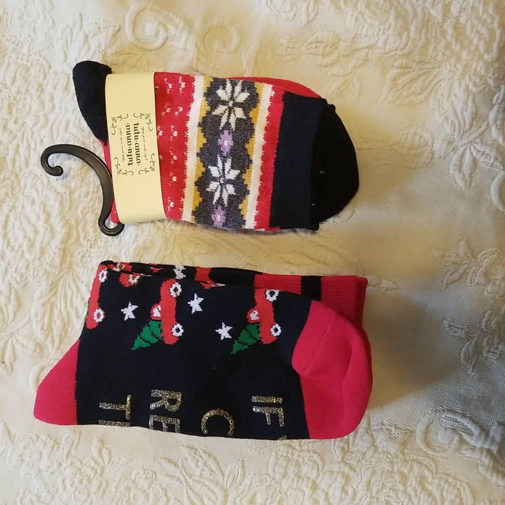 2 Pair Ladies Christmas Socks NWT
